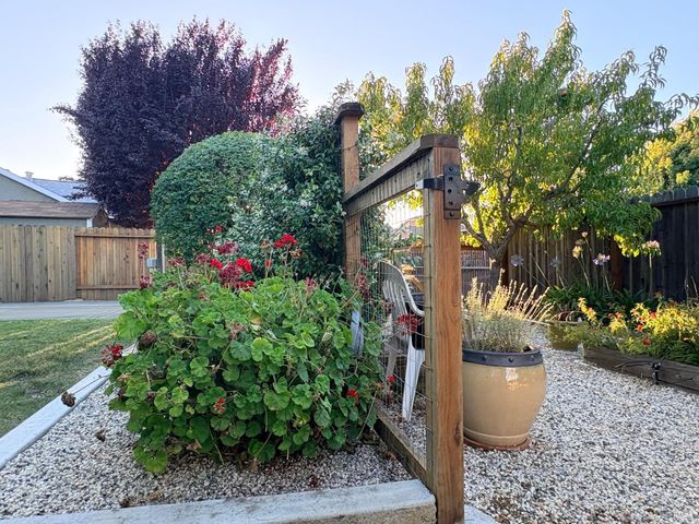 814 Capistrano Dr, Suisun City, CA 94585