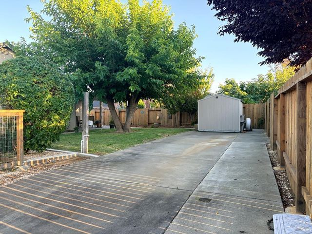 814 Capistrano Dr, Suisun City, CA 94585