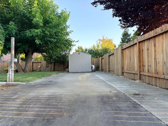 814 Capistrano Dr, Suisun City, CA 94585