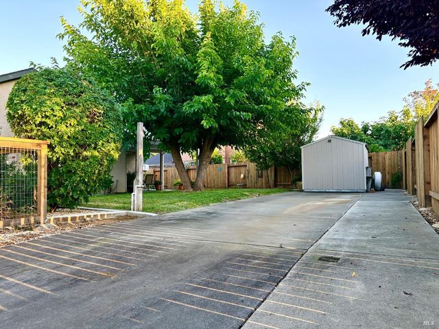 814 Capistrano Dr, Suisun City, CA 94585