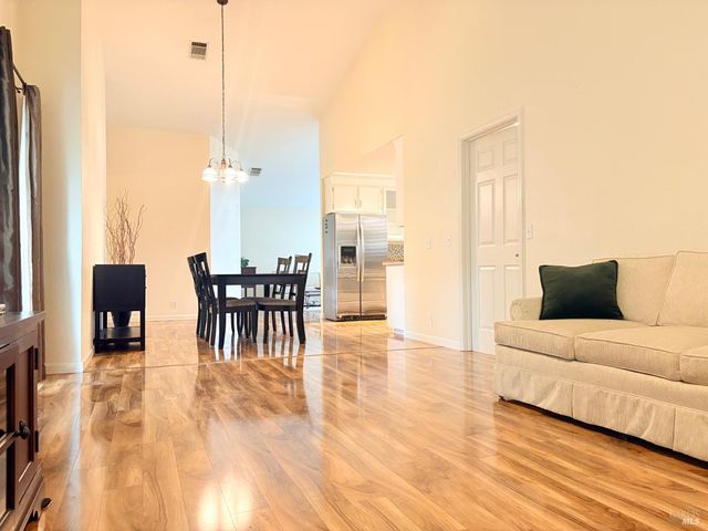 814 Capistrano Dr, Suisun City, CA 94585