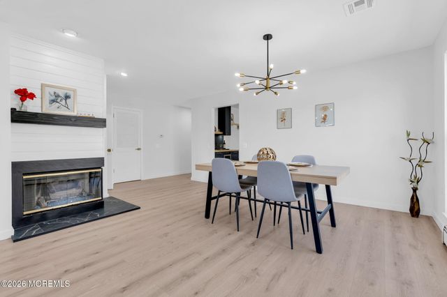 80 Canterbury Lane, Toms River, NJ 08757