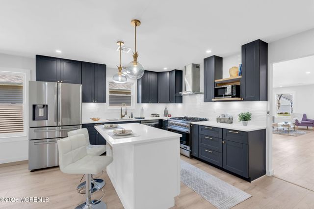 80 Canterbury Lane, Toms River, NJ 08757