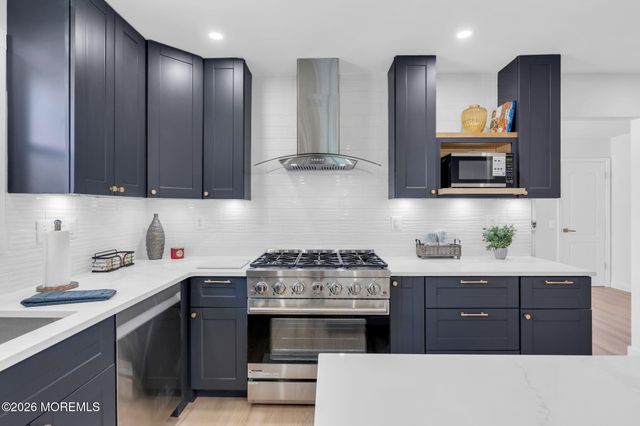 80 Canterbury Lane, Toms River, NJ 08757