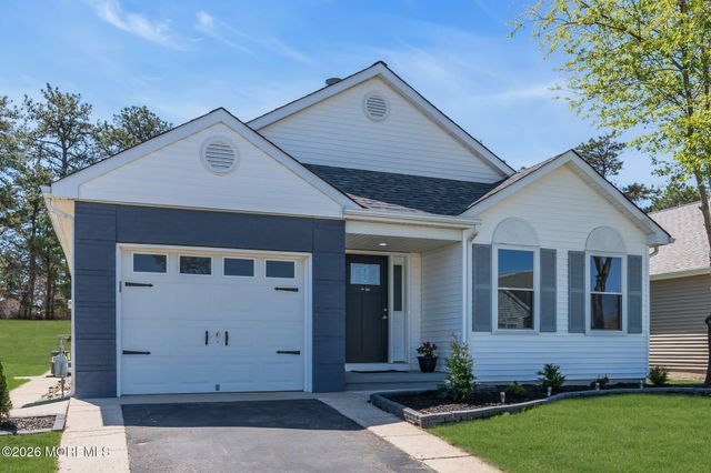 80 Canterbury Lane, Toms River, NJ 08757