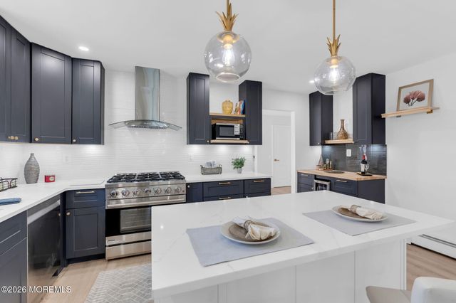 80 Canterbury Lane, Toms River, NJ 08757