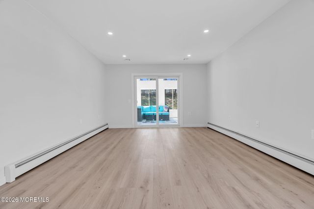 80 Canterbury Lane, Toms River, NJ 08757