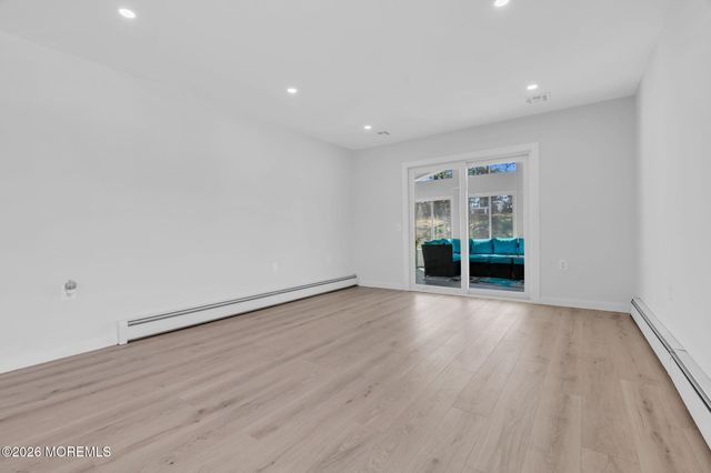 80 Canterbury Lane, Toms River, NJ 08757