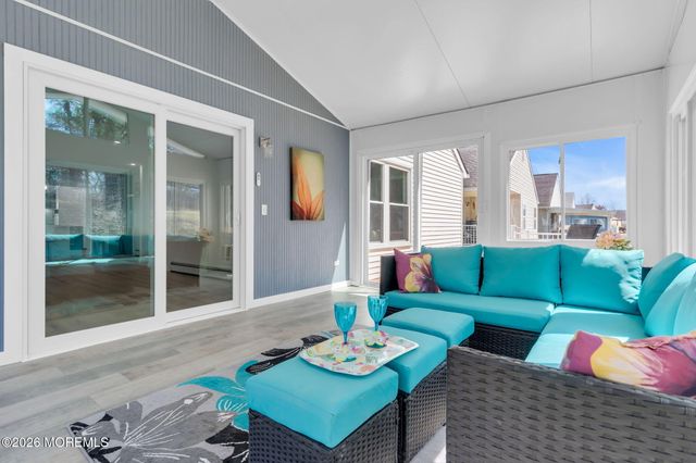 80 Canterbury Lane, Toms River, NJ 08757