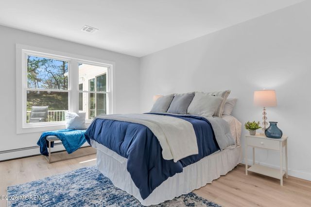 80 Canterbury Lane, Toms River, NJ 08757