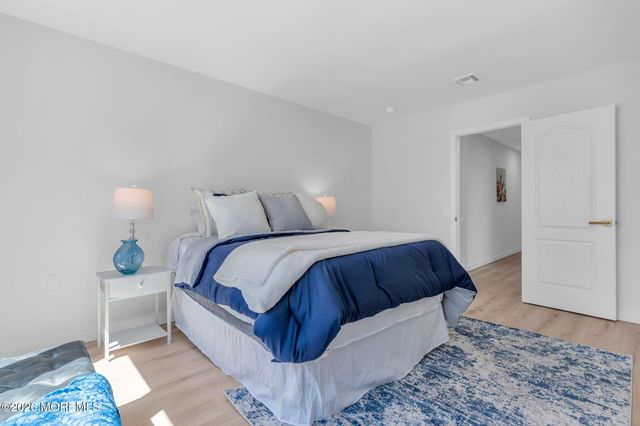 80 Canterbury Lane, Toms River, NJ 08757