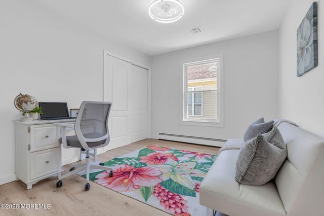 80 Canterbury Lane, Toms River, NJ 08757