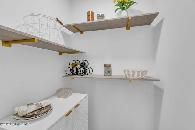 80 Canterbury Lane, Toms River, NJ 08757