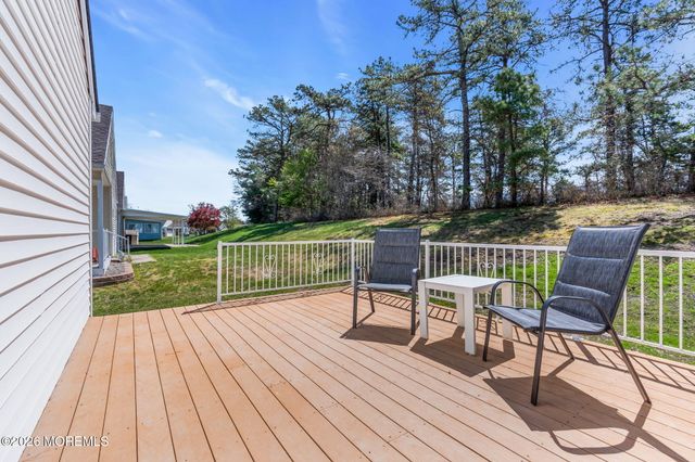 80 Canterbury Lane, Toms River, NJ 08757