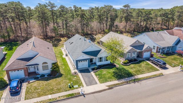 80 Canterbury Lane, Toms River, NJ 08757