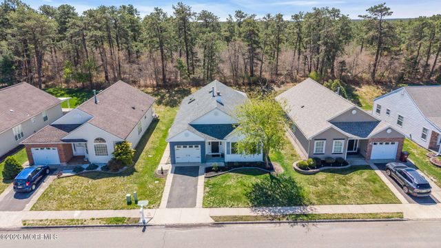 80 Canterbury Lane, Toms River, NJ 08757