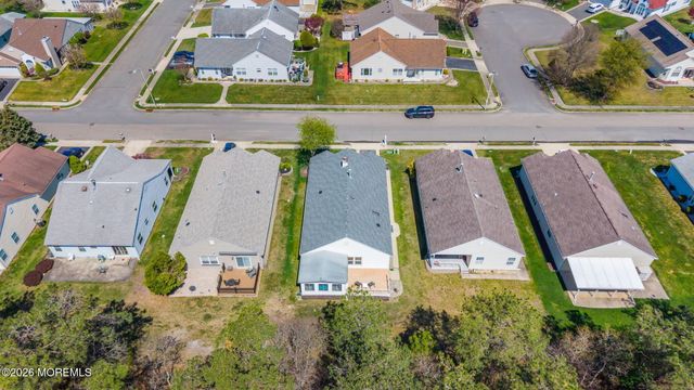 80 Canterbury Lane, Toms River, NJ 08757