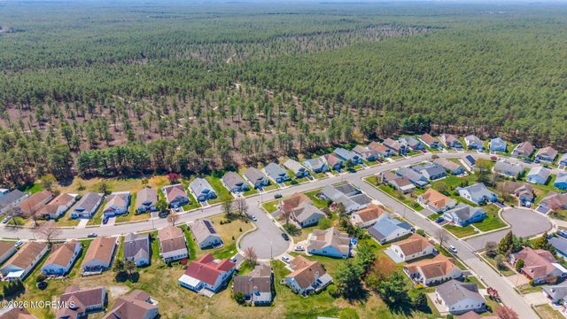 80 Canterbury Lane, Toms River, NJ 08757