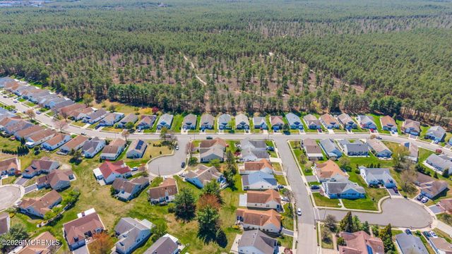 80 Canterbury Lane, Toms River, NJ 08757