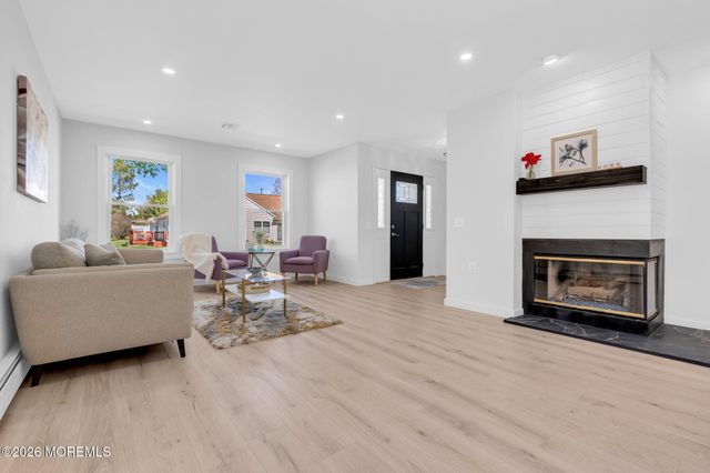 80 Canterbury Lane, Toms River, NJ 08757