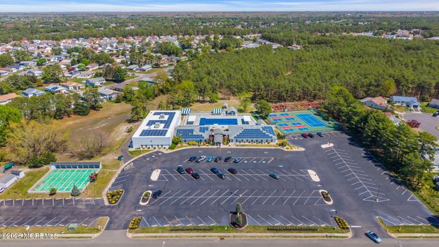 80 Canterbury Lane, Toms River, NJ 08757