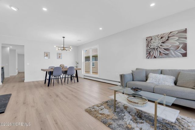 80 Canterbury Lane, Toms River, NJ 08757