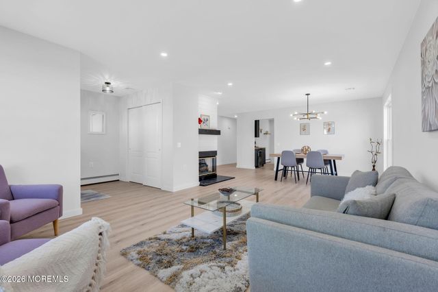 80 Canterbury Lane, Toms River, NJ 08757