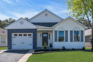 80 Canterbury Lane, Toms River, NJ 08757