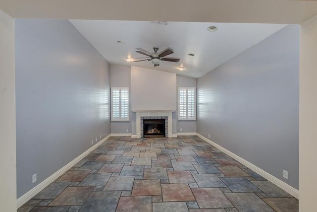 526 E Flynn Lane, Phoenix, AZ 85012