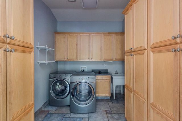 526 E Flynn Lane, Phoenix, AZ 85012