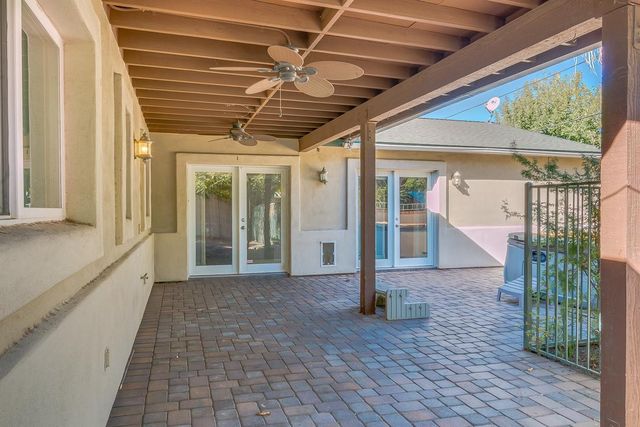 526 E Flynn Lane, Phoenix, AZ 85012