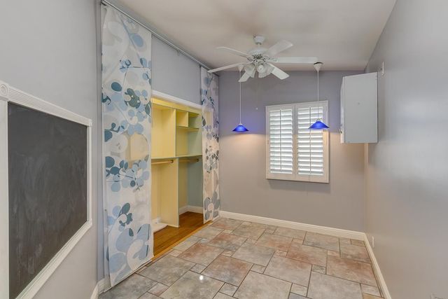 526 E Flynn Lane, Phoenix, AZ 85012