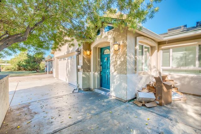 526 E Flynn Lane, Phoenix, AZ 85012