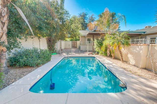 526 E Flynn Lane, Phoenix, AZ 85012
