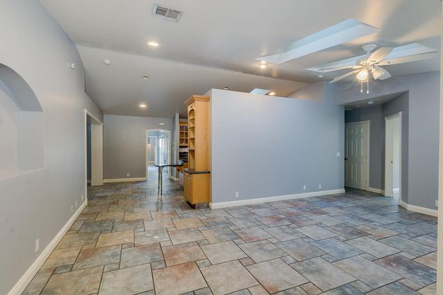 526 E Flynn Lane, Phoenix, AZ 85012