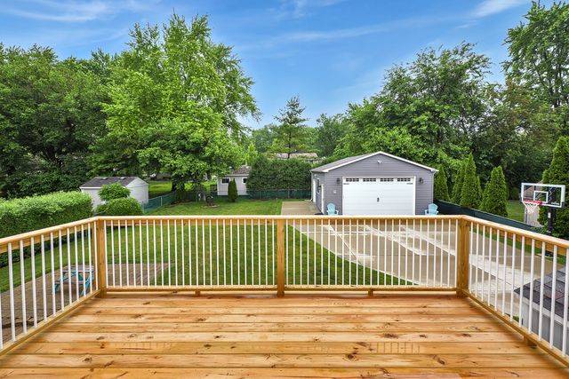 1328 Cabot Lane, Schaumburg, IL 60193