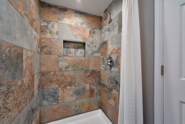 1328 Cabot Lane, Schaumburg, IL 60193