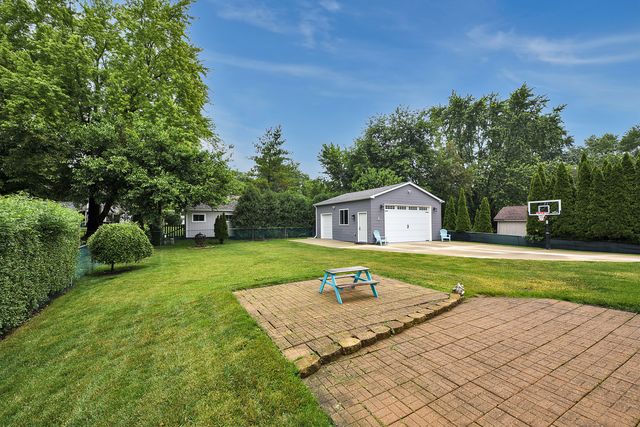 1328 Cabot Lane, Schaumburg, IL 60193