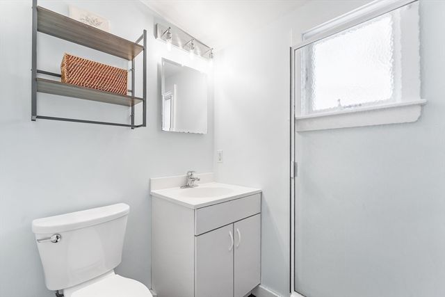 98 Cedar St 2, Dedham, MA 02026