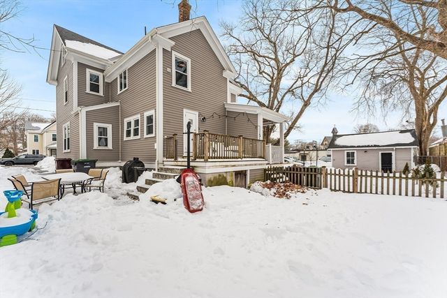 98 Cedar St 2, Dedham, MA 02026