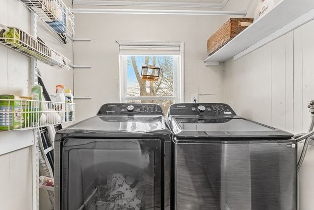 98 Cedar St 2, Dedham, MA 02026