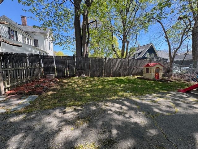 98 Cedar St 2, Dedham, MA 02026