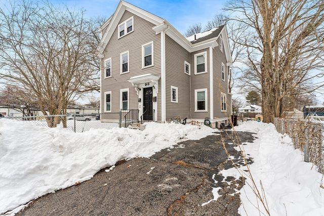 98 Cedar St 2, Dedham, MA 02026
