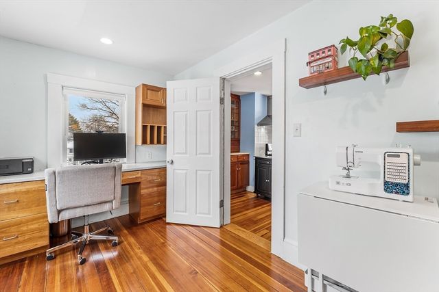 98 Cedar St 2, Dedham, MA 02026