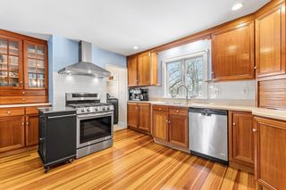 98 Cedar St 2, Dedham, MA 02026