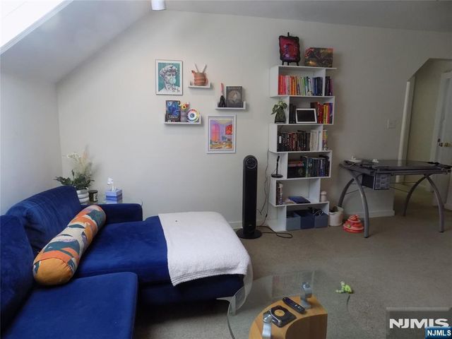 33 Wyndham Road, Norwood, NJ 07648