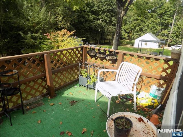 33 Wyndham Road, Norwood, NJ 07648
