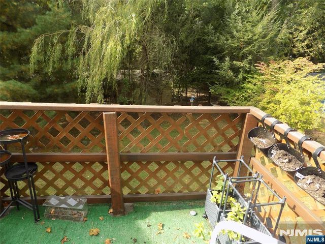 33 Wyndham Road, Norwood, NJ 07648