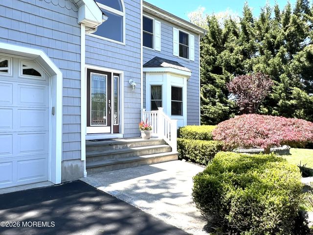 3 Chestnut Ridge Road, Holmdel, NJ 07733