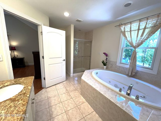 3 Chestnut Ridge Road, Holmdel, NJ 07733